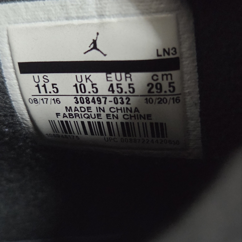 Jordan 4 Retro Royalty 2017 Size 11.5 Pre-Owned 308497-032 Black Gold - Picture 9 of 15